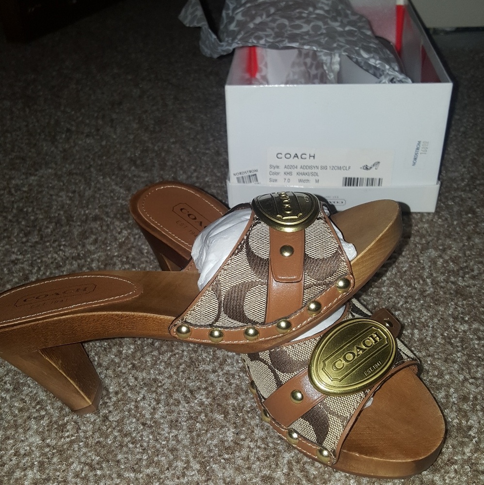 Coach heels, brown size 7